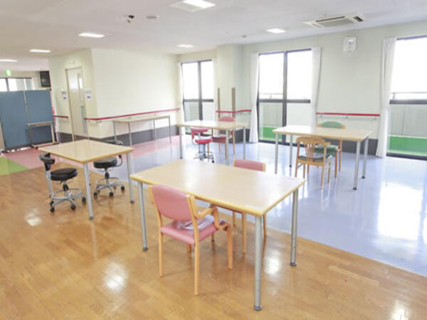 介護老人保健施設 すみれ苑（常勤）の准看護師求人メイン写真2