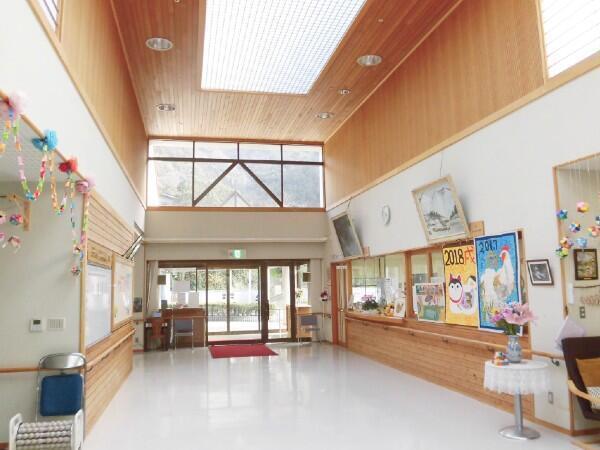 特別養護老人ホーム かわかみ苑（準職員/常勤）の介護職求人メイン写真3