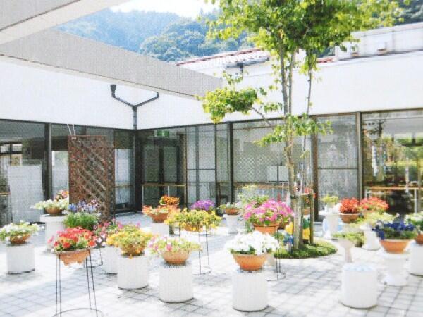 特別養護老人ホーム かわかみ苑（常勤）の介護福祉士求人メイン写真2