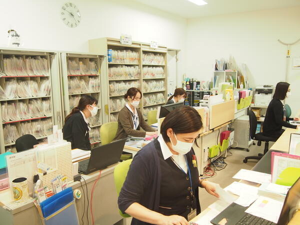 クローバーホスピタル（外来/入院・病棟/在宅診療部/常勤）の医療事務求人メイン写真3