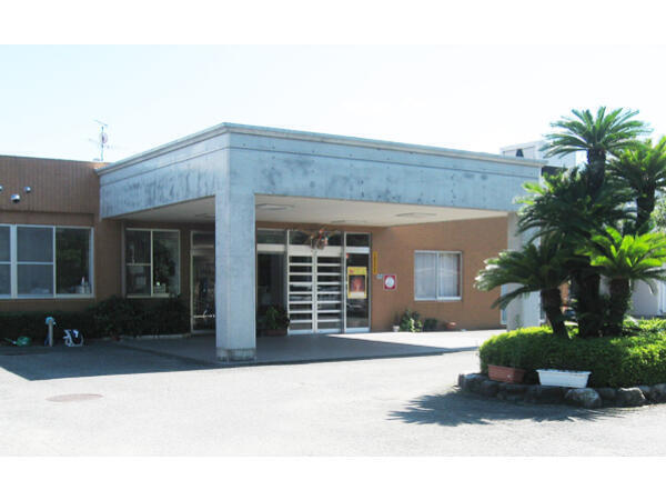 特別養護老人ホーム 新和苑（常勤）の介護福祉士求人の写真