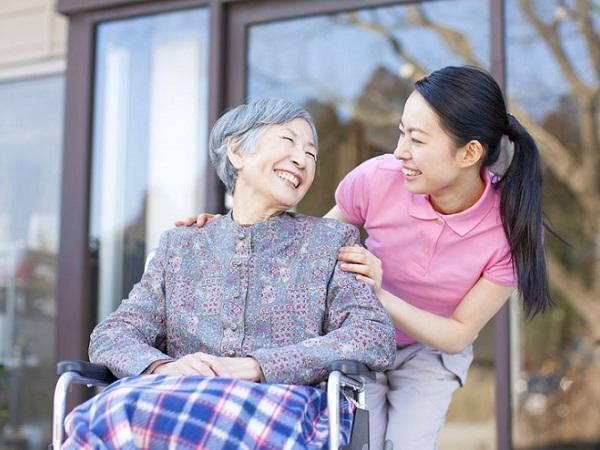 特別養護老人ホーム 長寿苑（常勤）の介護福祉士求人メイン写真1