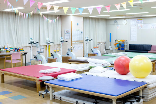 春日部厚生クリニック 通所リハビリ(常勤・パート)の理学療法士求人の写真