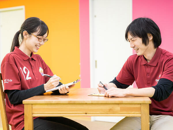 グローバルキッズメソッド若松原店（児発管/常勤）の保育士求人メイン写真3