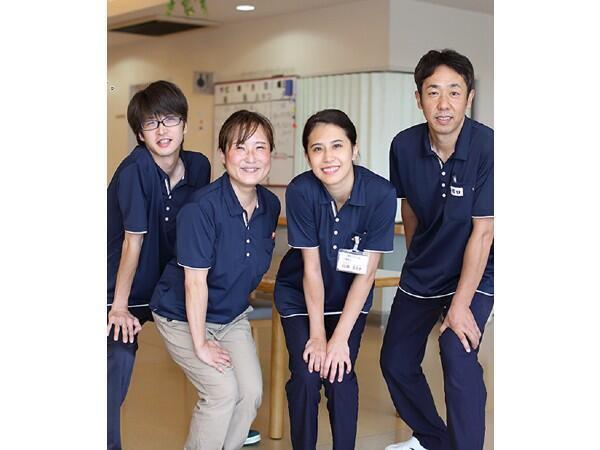 介護老人保健施設 蓮根ひまわり苑(常勤)の介護福祉士求人サブ写真1