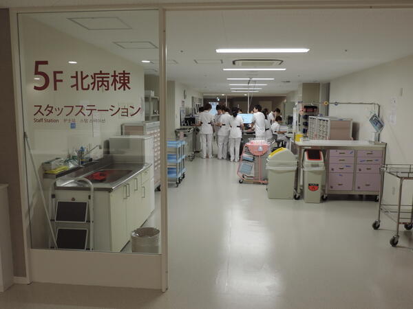 吹田徳洲会病院（病棟/常勤）の看護助手求人メイン写真4
