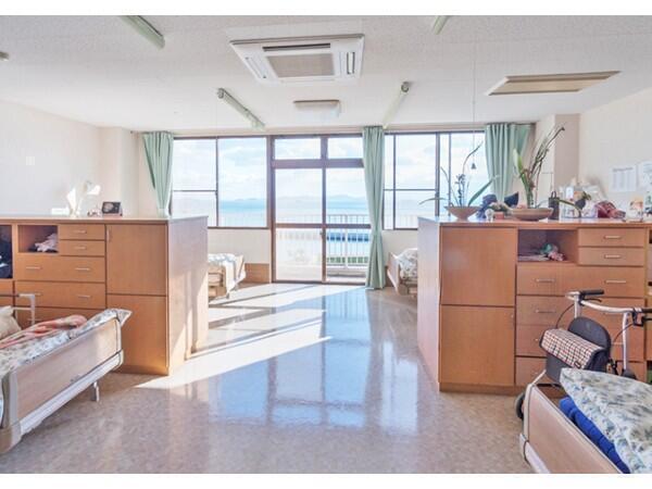 高齢者複合施設 エクセル鞆の浦（常勤）の看護師求人メイン写真2