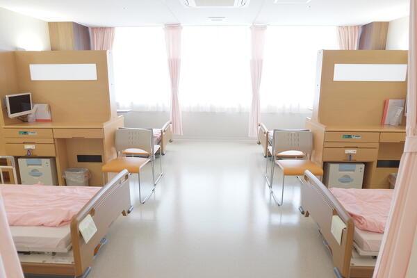 吹田徳洲会病院（病棟/常勤）の看護助手求人メイン写真3