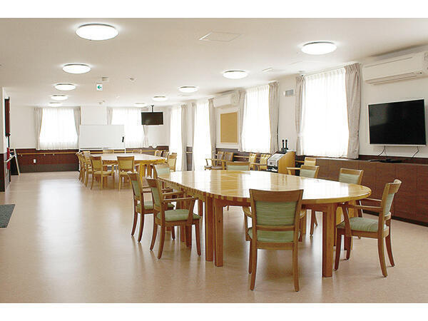 デイサービスセンター ビッグベンマナーハウス（フルタイムパート）の介護福祉士求人メイン写真2