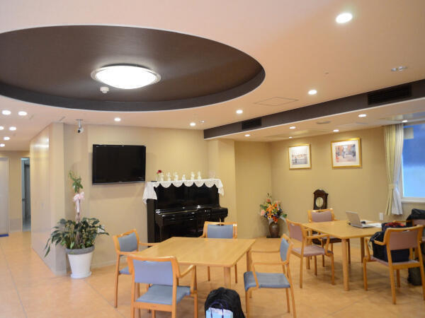 介護老人保健施設 フローラルヴィラ兵庫（パート）の准看護師求人メイン写真3