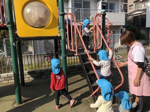 根津保育園（契約社員）の保育士求人メイン写真3