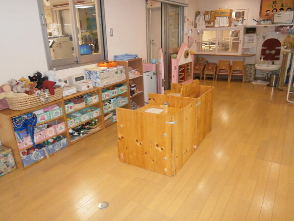 根津保育園（契約社員）の保育士求人メイン写真2