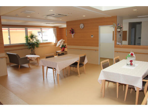 介護付き有料老人ホーム ウエルガーデン松戸（常勤）の介護職求人メイン写真3