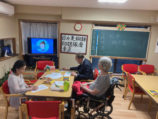 デイサービス おとなの学校 南青山校 パート の看護師求人 採用情報 東京都港区 コメディカルドットコム
