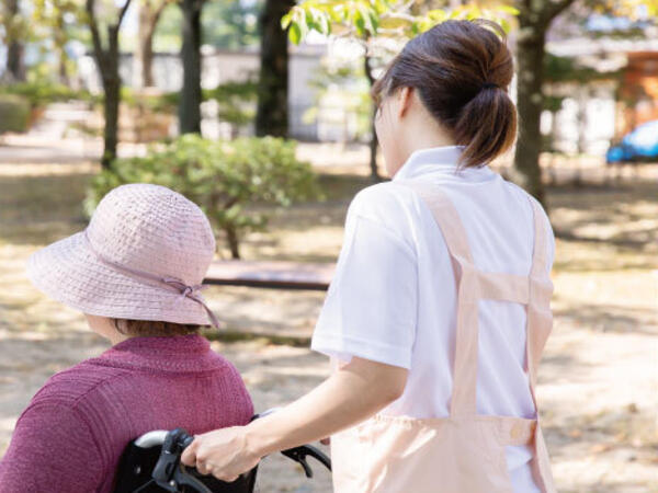 介護老人保健施設 パークヒルズ田原苑（常勤）の社会福祉士求人の写真