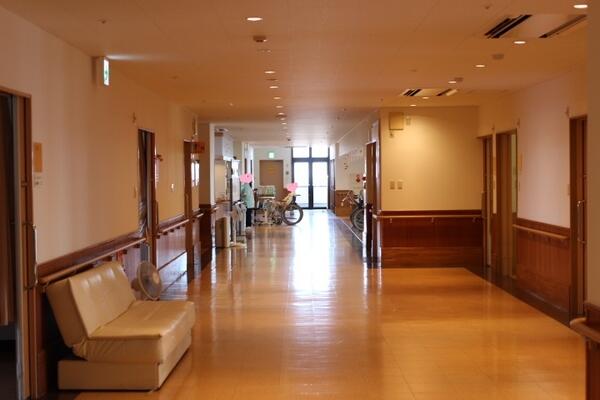 特別養護老人ホーム シニアガーデン（常勤）の介護福祉士求人メイン写真3