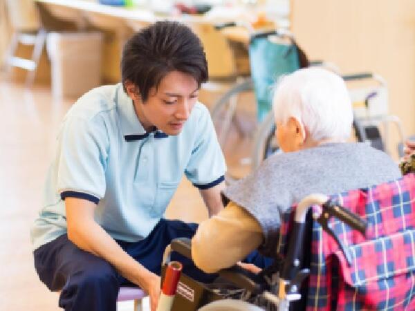 介護老人保健施設こもれび（夜勤専従）の介護職求人メイン写真3