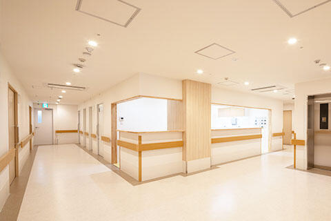東京脊椎クリニック（夜勤専従パート）の看護師求人メイン写真4