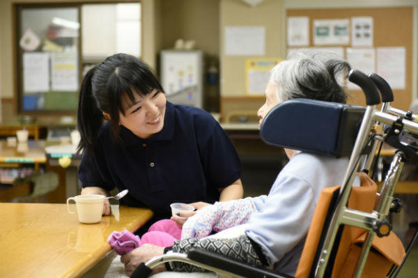 特別養護老人ホーム ハトホーム（常勤）の介護職求人メイン写真3