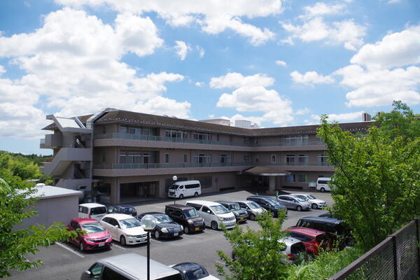 介護老人保健施設 青葉の丘（常勤）の介護福祉士求人メイン写真2