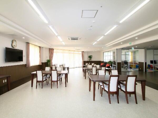 住宅型有料老人ホーム 愛らんど東郷（常勤）の介護職求人メイン写真3