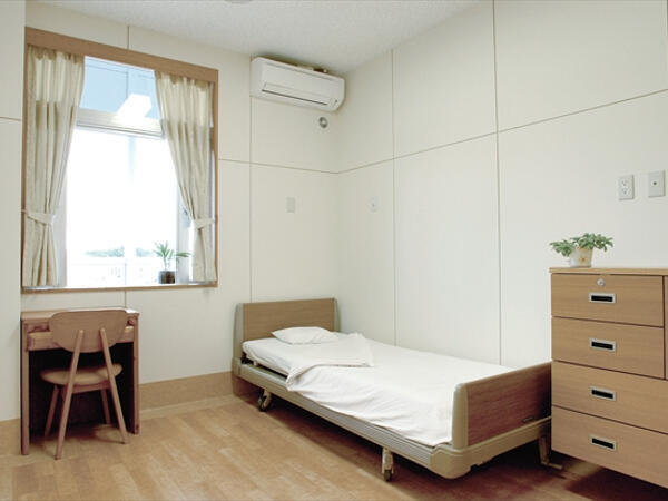 医療法人社団 志誠会 平和病院（常勤）の看護助手求人メイン写真3