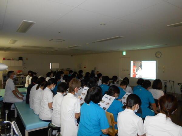咲洲病院（常勤）の看護助手求人メイン写真3