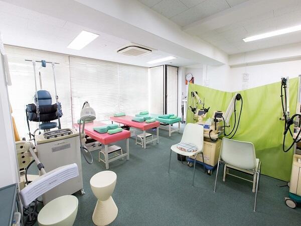 南新宿整形外科リハビリテーションクリニック（パート）の理学療法士求人の写真