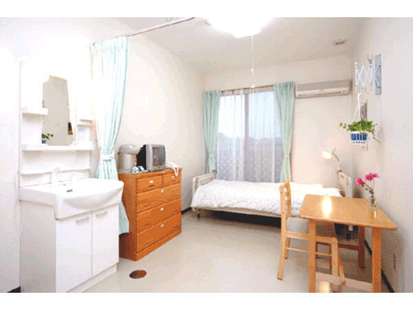 住宅型有料老人ホームシルバータウン(常勤)の介護職求人の写真