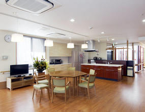 特別養護老人ホーム マザアス日野(常勤)の介護福祉士求人サブ写真1