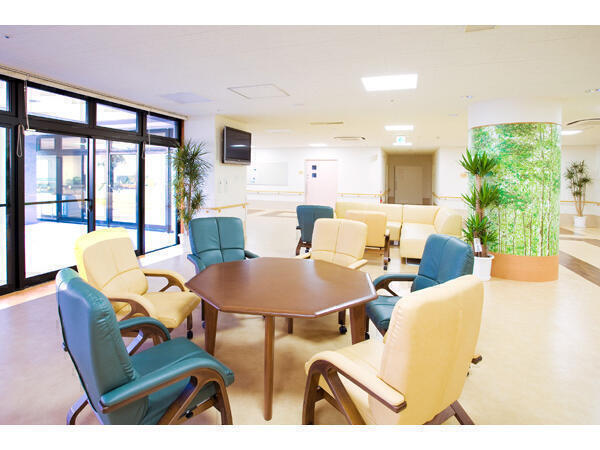 介護老人保健施設 アクアピア新百合（常勤）の理学療法士求人メイン写真2