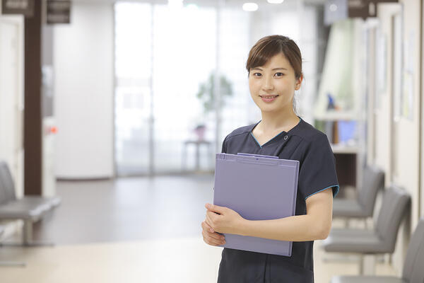 春山記念病院（外来/常勤）の看護師求人メイン写真2