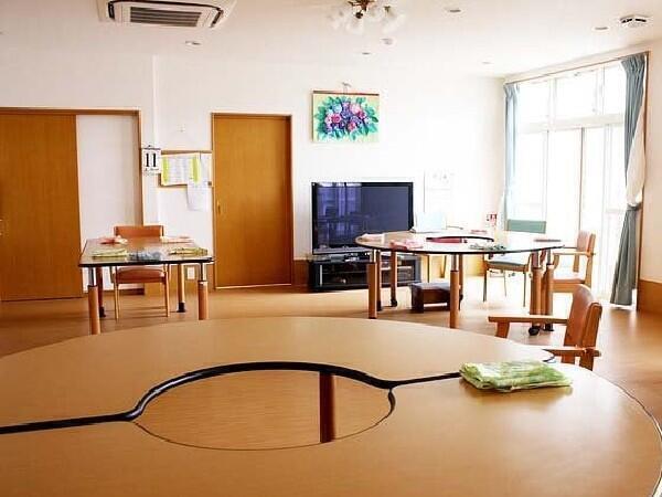 グループホームあんず（管理者/常勤）の介護福祉士求人メイン写真2