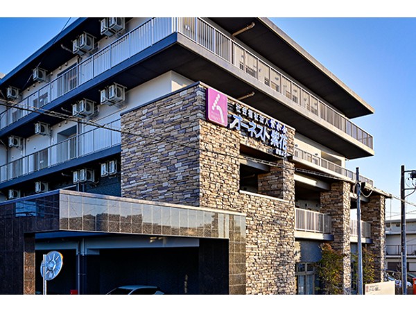 特別養護老人ホーム　オーネスト紫花（パート）の准看護師求人の写真