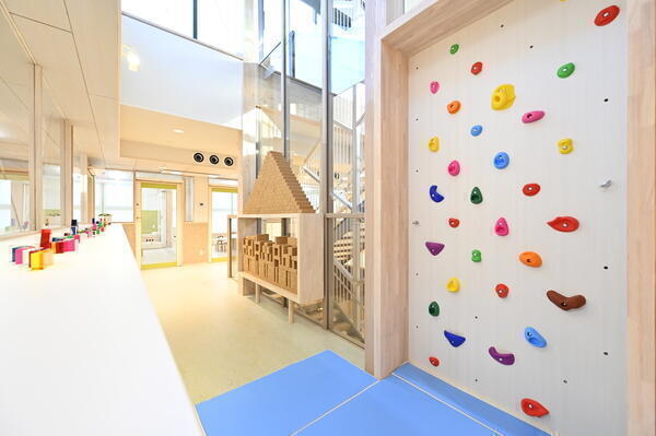 ポピンズナーサリースクール代々木上原（認可/常勤）の保育士求人メイン写真3