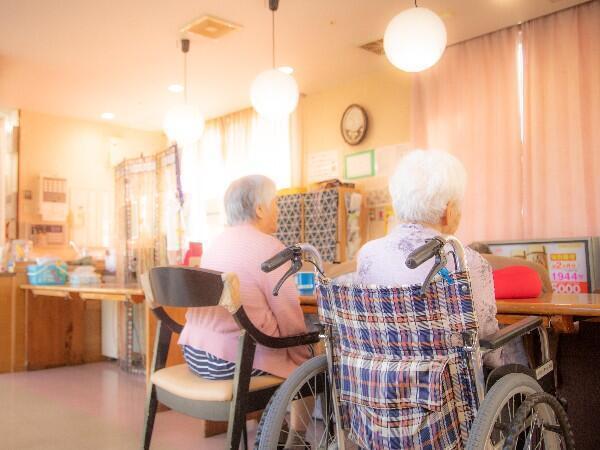特別養護老人ホーム天寿園（契約社員）の介護福祉士求人メイン写真2