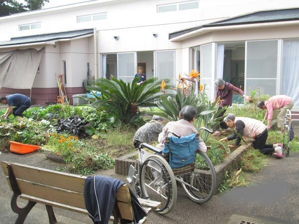 特別養護老人ホーム花の里（パート）の准看護師求人の写真