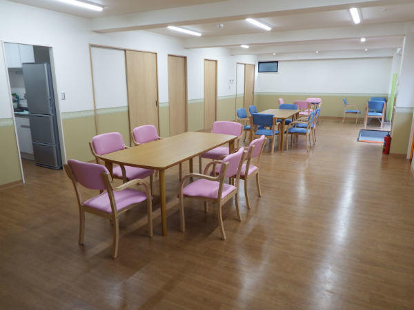 デイサービスおひさま SUNサン 六角橋(常勤)の介護福祉士求人サブ写真1