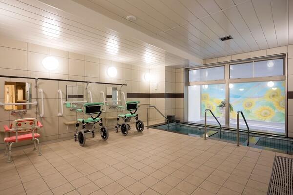 介護老人保健施設 葵の園・美浜（常勤）の介護福祉士求人メイン写真5