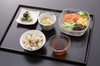 介護付有料老人ホーム レインボーハイツ（パート）の調理師/調理員求人メイン写真3