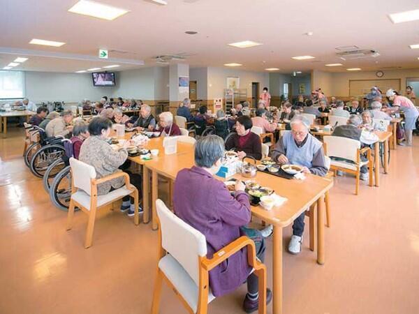 介護付有料老人ホーム クレアール（常勤）の介護職求人メイン写真3