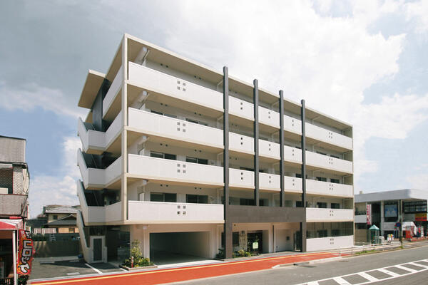 住宅型有料老人ホーム フィオレ・シニアレジデンス上牧（常勤）の介護職求人の写真