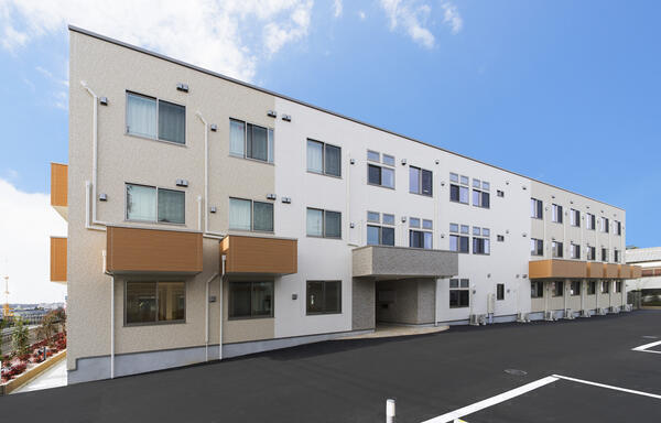 サ高住 フィオレ・シニアレジデンス茨木（常勤）の介護職求人メイン写真2