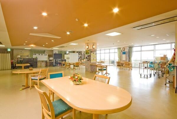 介護老人保健施設 ケアセンターなごみ（常勤）の介護職求人メイン写真3