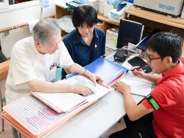介護老人保健施設 都筑シニアセンター(常勤)の介護職求人サブ写真1