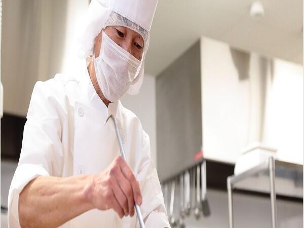 友渕小学校本校(契約社員/厨房)の調理師/調理員求人の写真