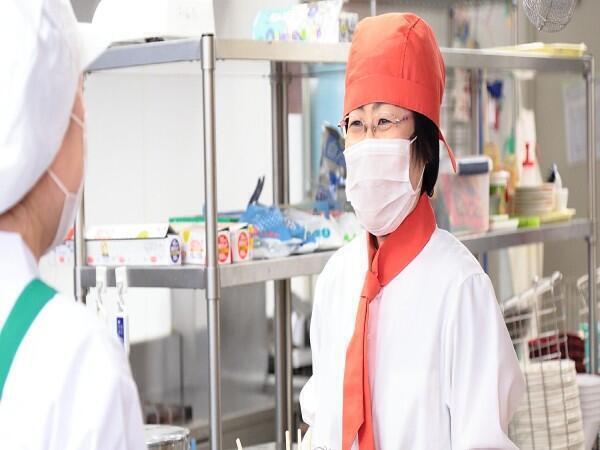 友渕小学校本校（契約社員/厨房）の調理師/調理員求人メイン写真2