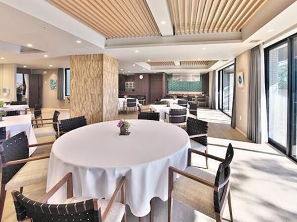 介護付有料老人ホーム チャームプレミア山手町（常勤）の介護福祉士求人メイン写真2