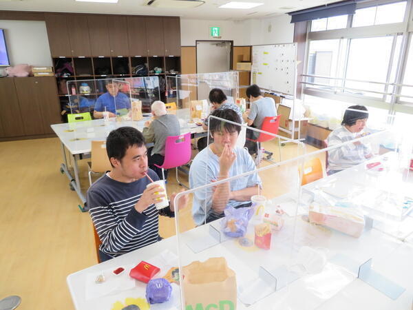 障害者支援施設 東光（常勤）の支援員求人メイン写真4