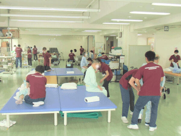 清智会記念病院（常勤）の理学療法士求人メイン写真2